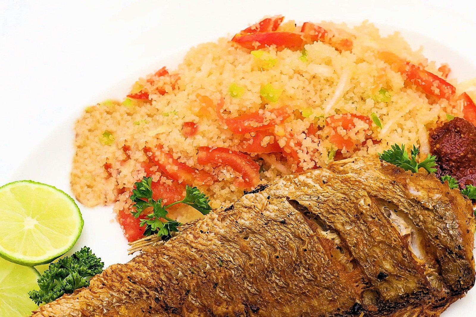 Attieke poisson Maniocs par Milliers